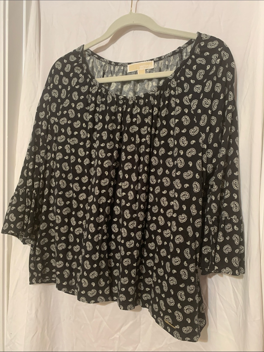 Michael Kors black & white paisley ruffle bell sleeve